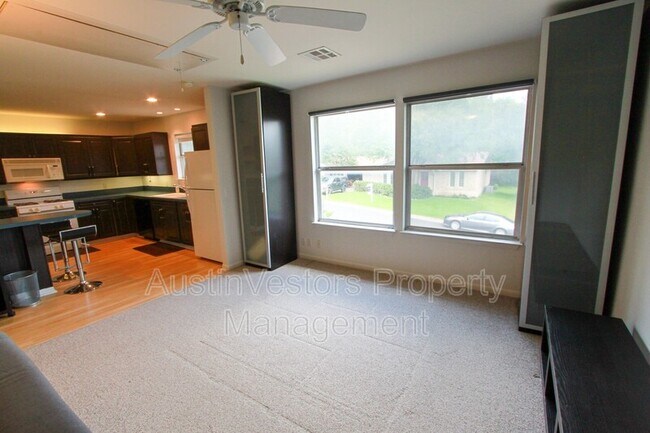 Building Photo - 7910 Ceberry Dr