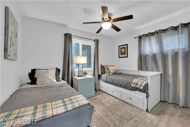 Building Photo - A Must See!! 5 bedroom 3.5 Bathroom home i...