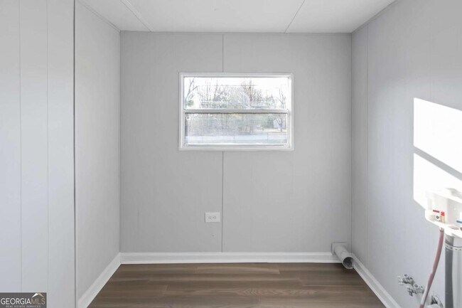 Building Photo - 24 David Dr