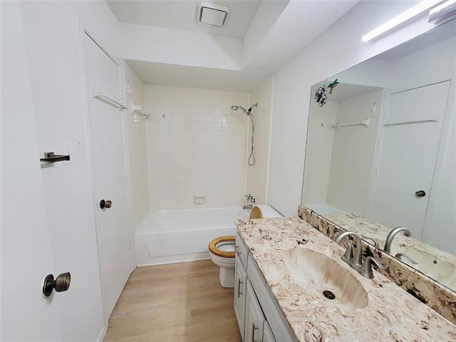 Building Photo - 205 McCarley Pl