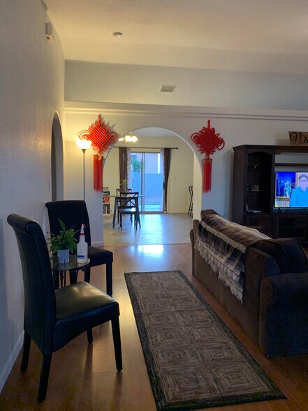 Family Room - 113 Buffalo Dr