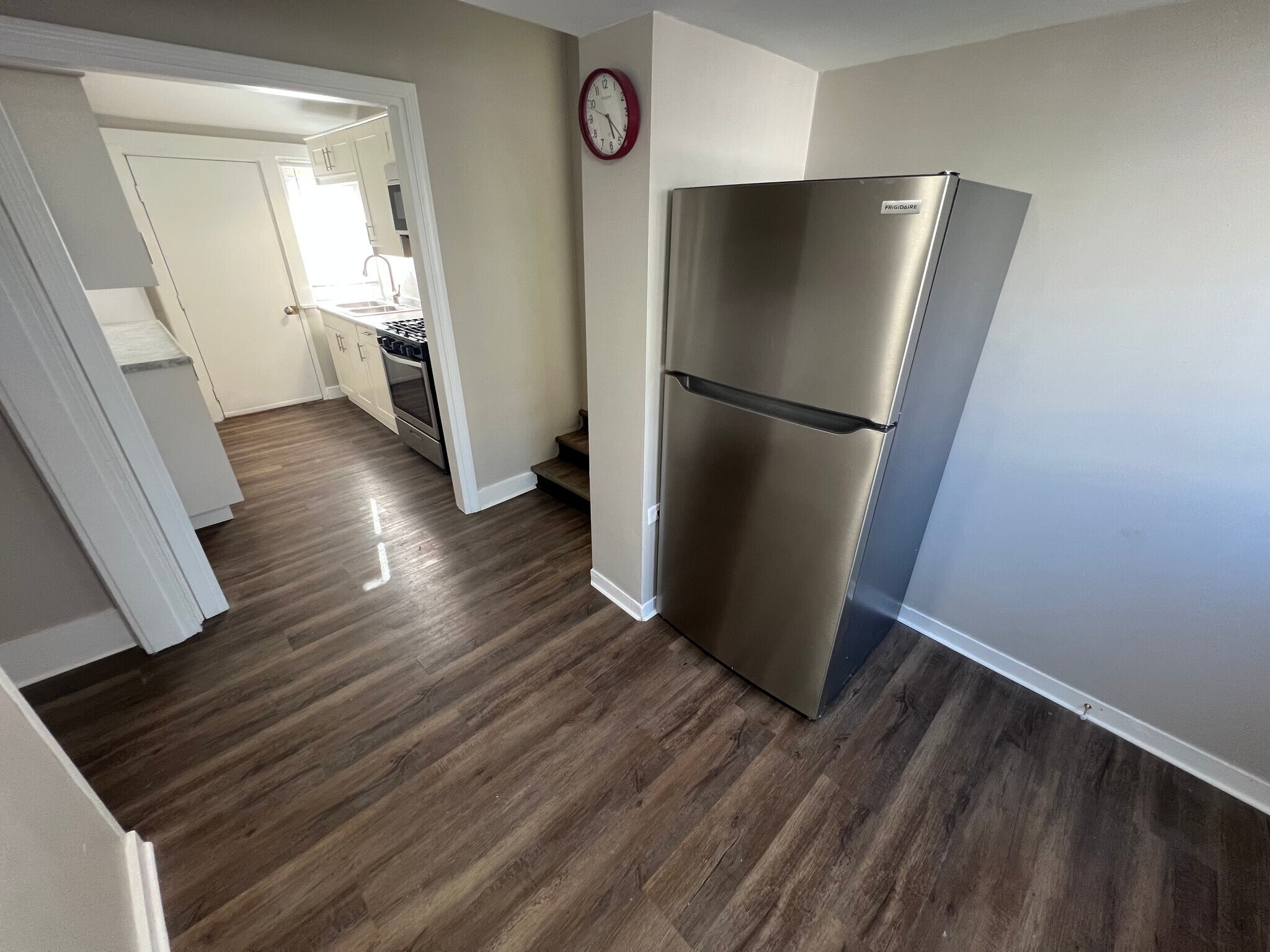 Building Photo - 571 Jefferson St