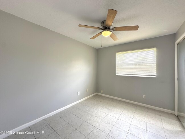 Building Photo - 1082 Madrid Rd