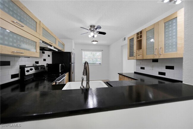 Building Photo - 600 Squire Cir