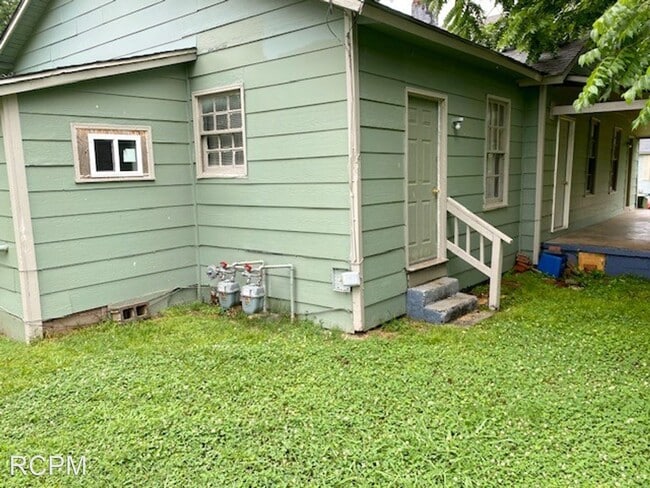 Building Photo - 1 br, 1 bath House - 3614 Fairview St.