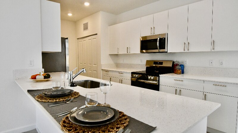 Building Photo - 4949 Peacock Wy