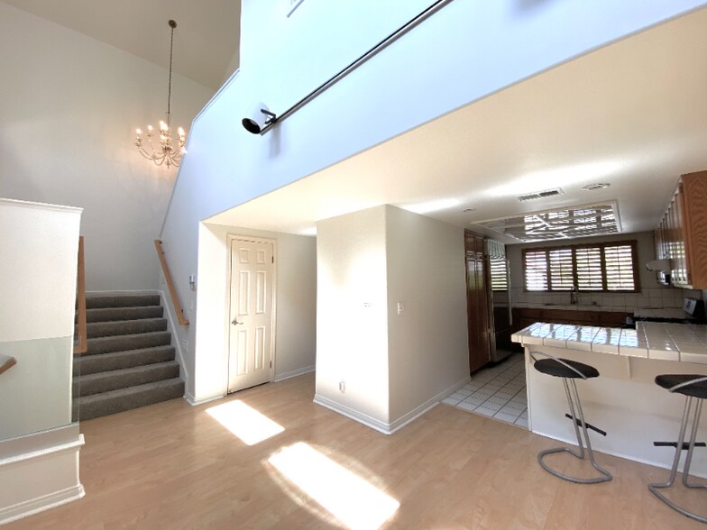 Building Photo - 7 Santa Rosa Ct