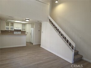 Building Photo - 19 Aruba St