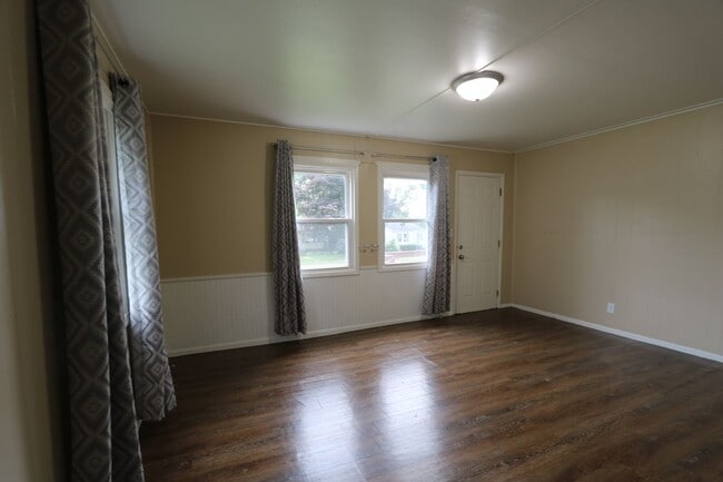 Building Photo - 2406-2406 Flint Hills Dr