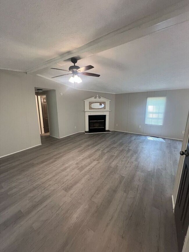 Building Photo - Cozy 3 bedroom 2 bath home in BUFORD SCHOOL DISTRCT!