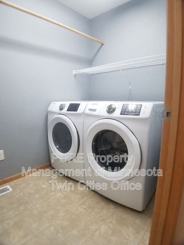 Building Photo - 5092 French Dr N