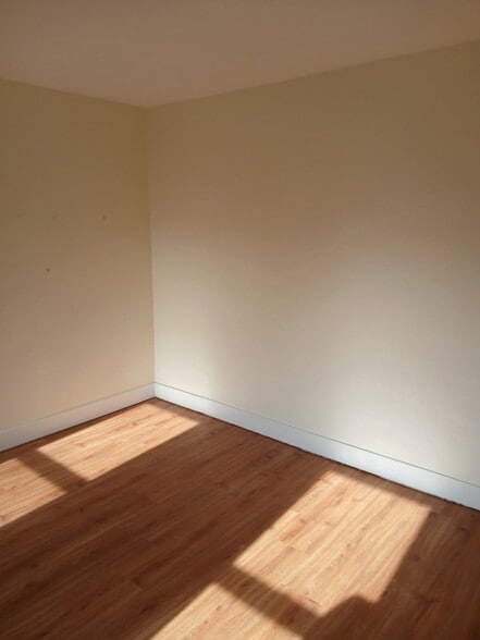 Building Photo - 44 Spring St