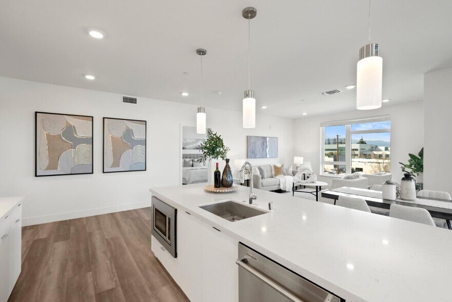 Building Photo - 3578 Rambla Pl