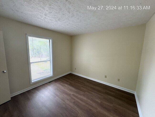 Building Photo - 5876 Aftonshire Dr