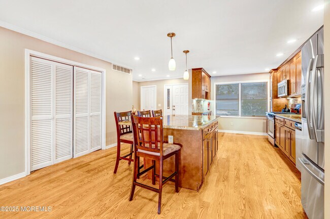 Building Photo - 85 E Water St