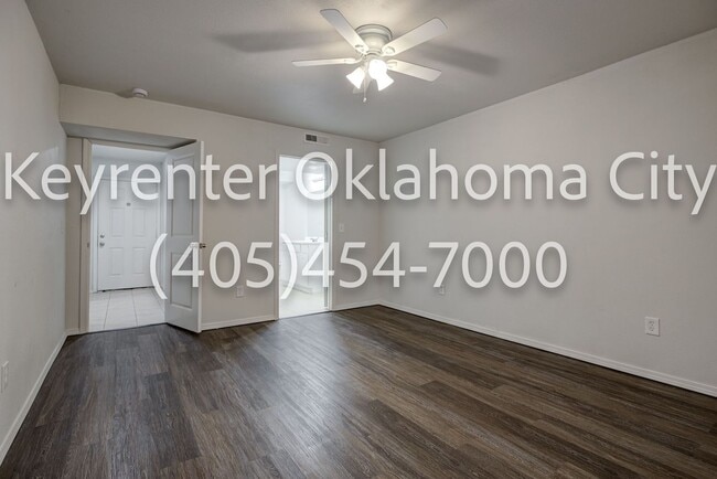 Building Photo - 6554 N Meridian Ave