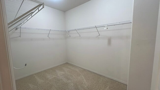Building Photo - West Palmdale Home in Golf Course