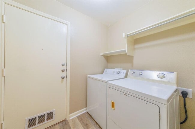 Building Photo - 1602 Gouda Ct