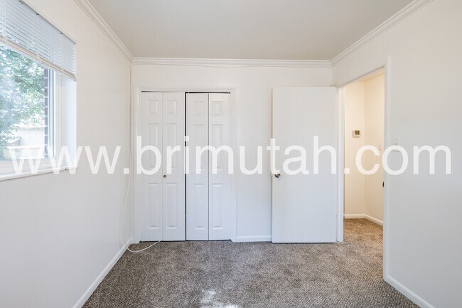 Building Photo - 5856 S 157 W