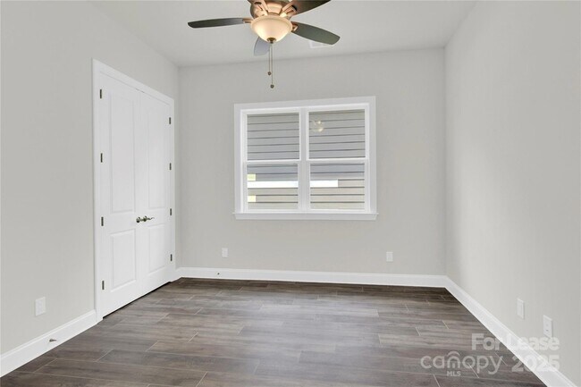 Building Photo - 4592 Kobus Ct.