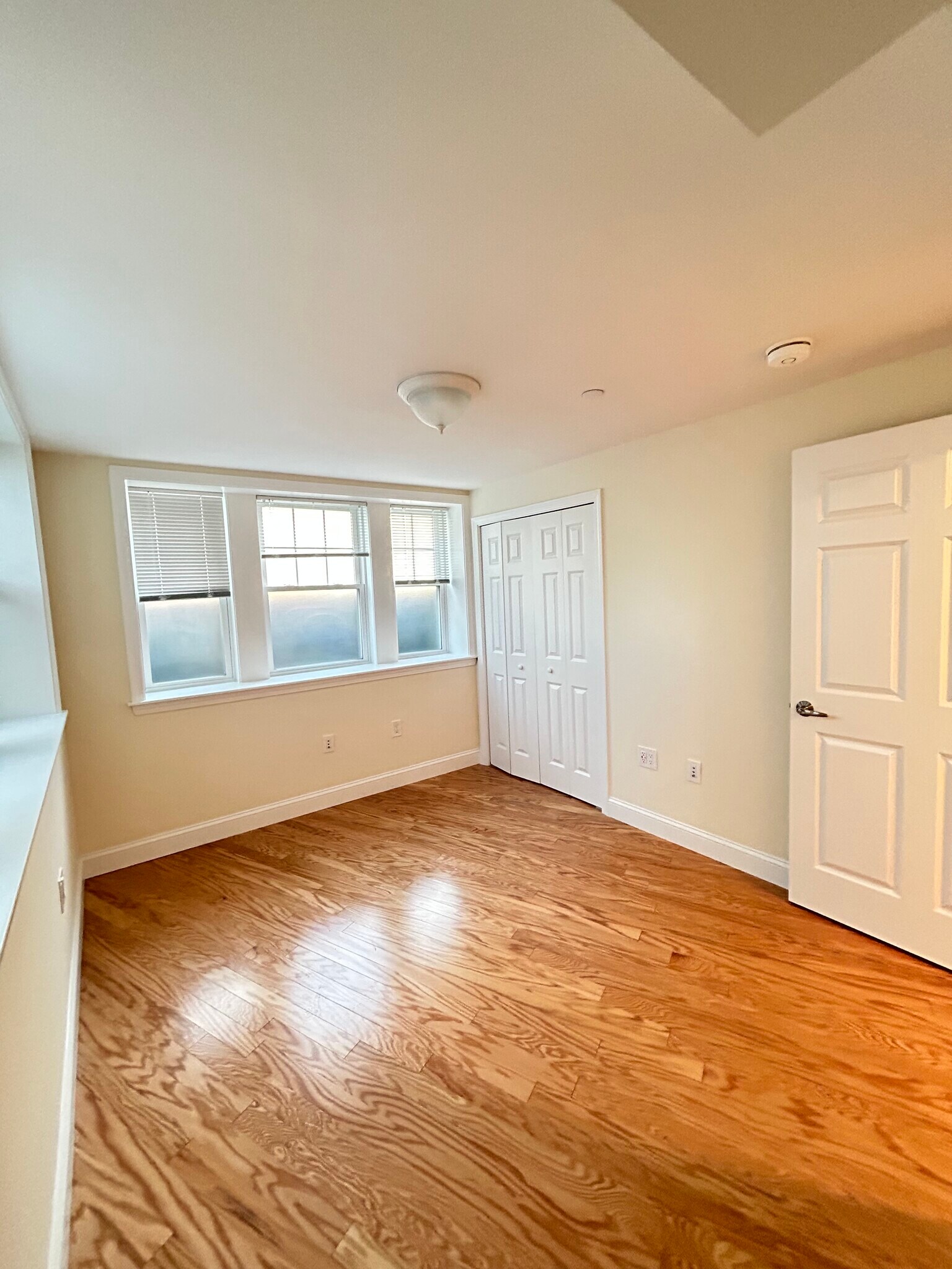 Building Photo - 1 Langdon Sq