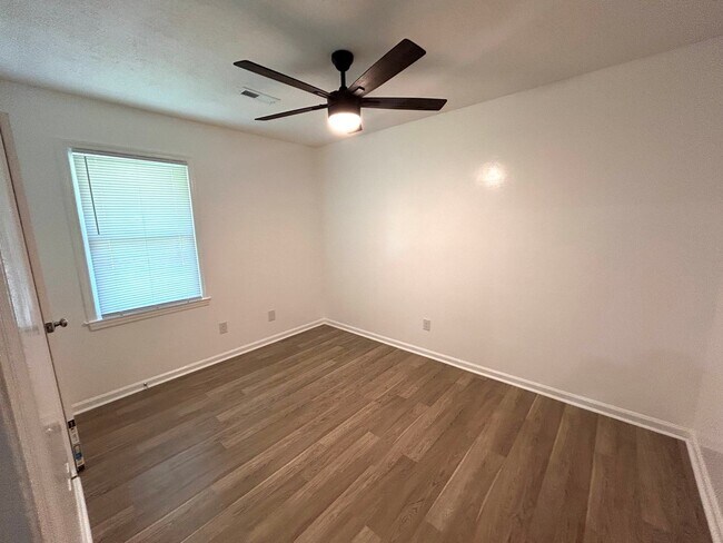 Building Photo - Beautifully Renovated 3BR Home in Summerville