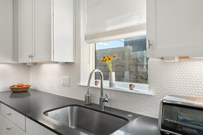 Building Photo - 209 Ben Howell Dr