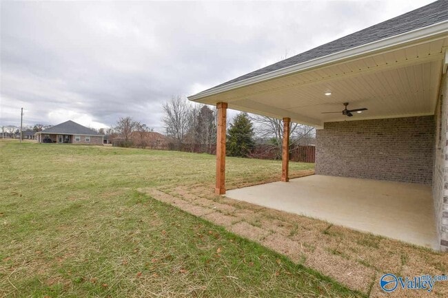 Building Photo - 300 Stone Hill Dr