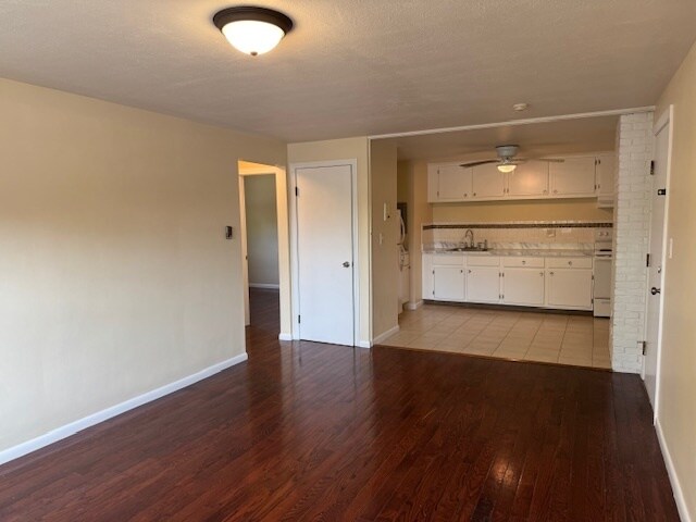 Building Photo - 17 Sinai Cir