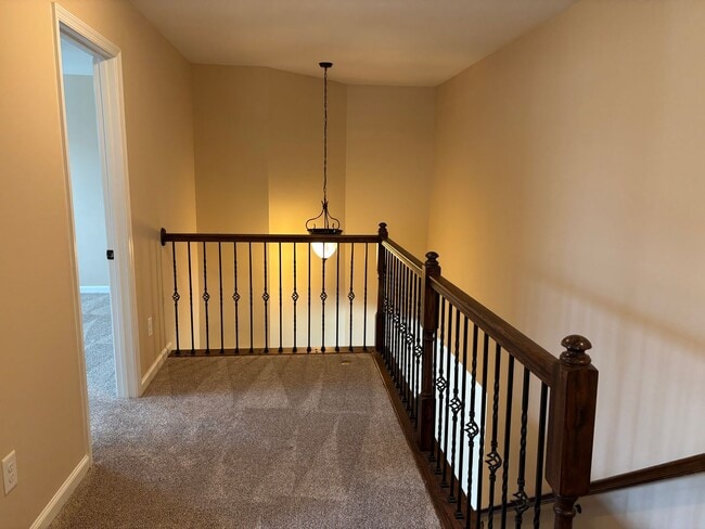 Building Photo - Beautiful End Unit Townhome in the McCarle...
