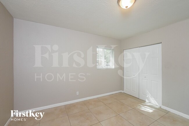 Building Photo - 1128 NW 7th Terrace