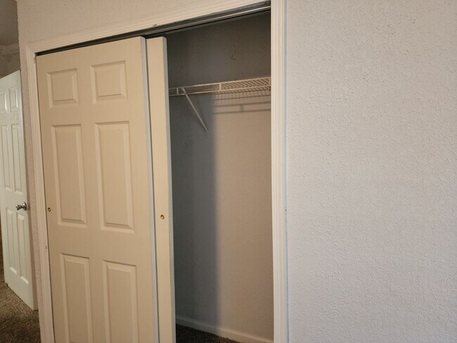 Building Photo - 2043 Maywood St