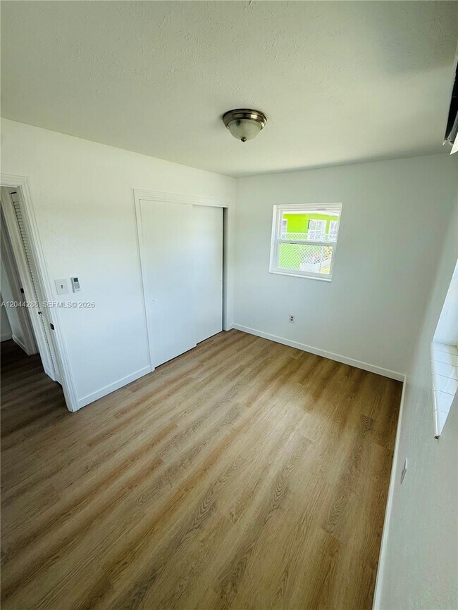 Building Photo - 2423 Jeffcott St