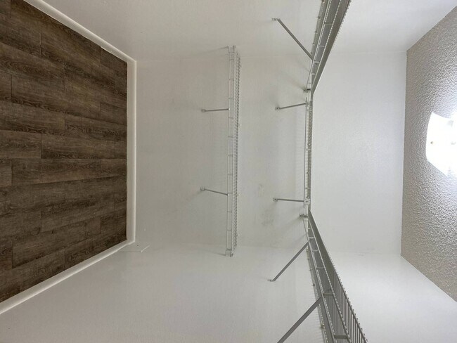 Building Photo - 5344 Elwood Rd