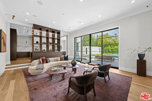 Building Photo - 616 N Alpine Dr