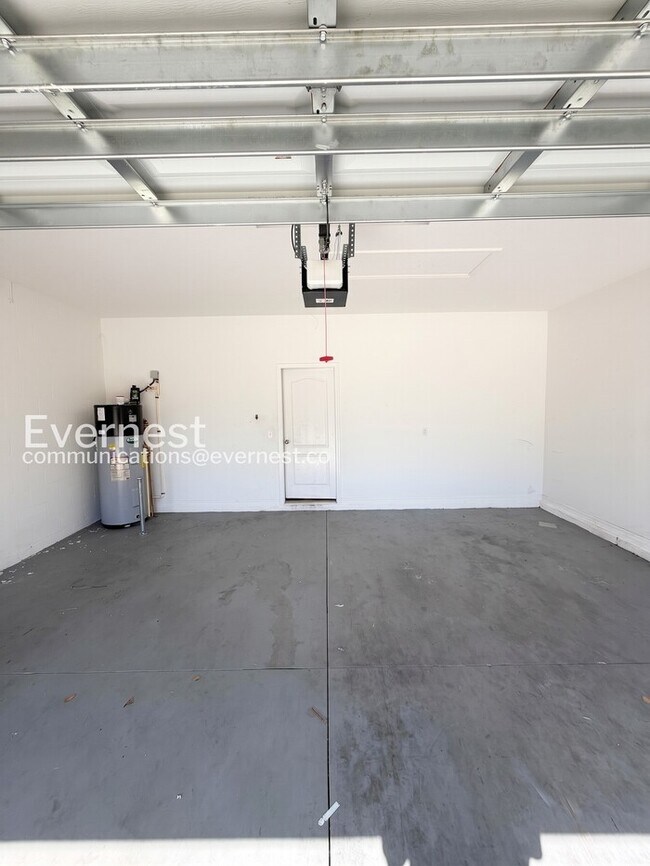 Building Photo - 4 Bed & 3 Bath Home with Fenced Yard and Modern Amenities / Voucher Accepted / No Pets Allowed / ...