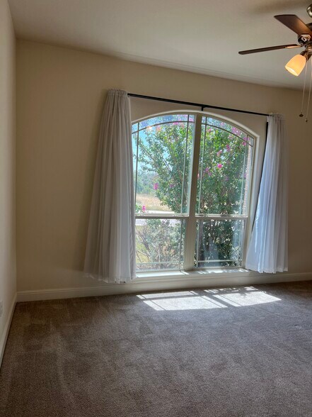 Building Photo - 139 Capstone Ct