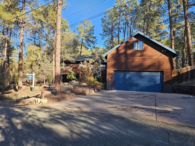 Building Photo - Large home in Mountain Club