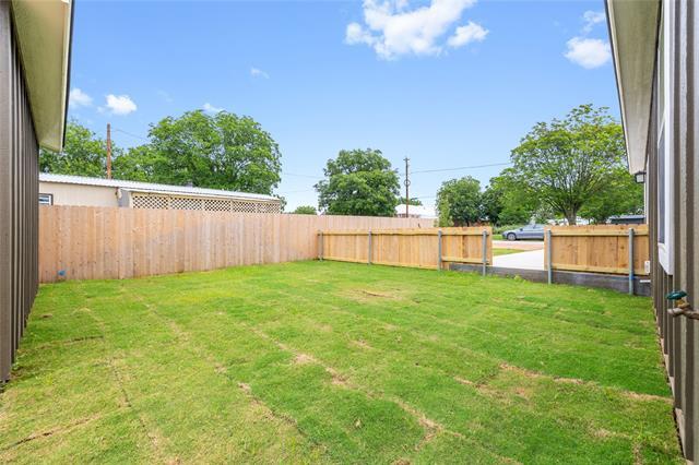 Building Photo - 512 5th St