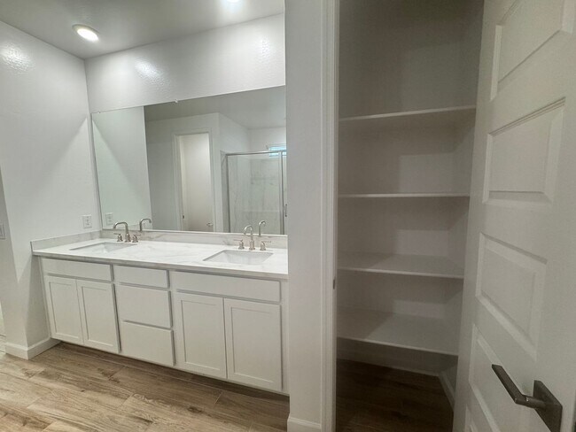 Building Photo - BRAND NEW HOME IN ALORAVITA IN PEORIA
