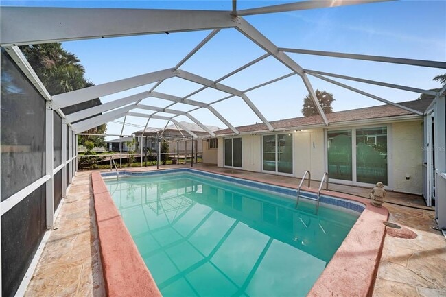 Building Photo - 3307 Pinetree St