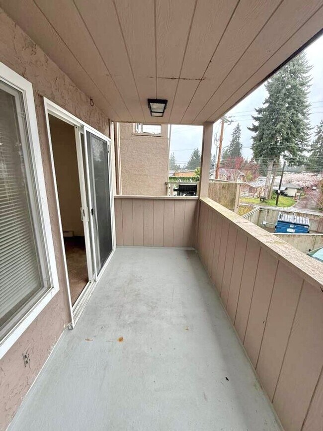 Building Photo - 18524 TM JD GISZ LLC