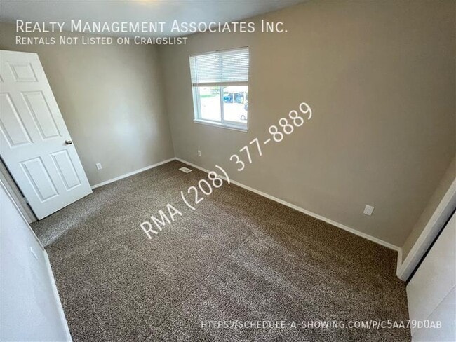 Building Photo - 1339 W Sandalwood Dr