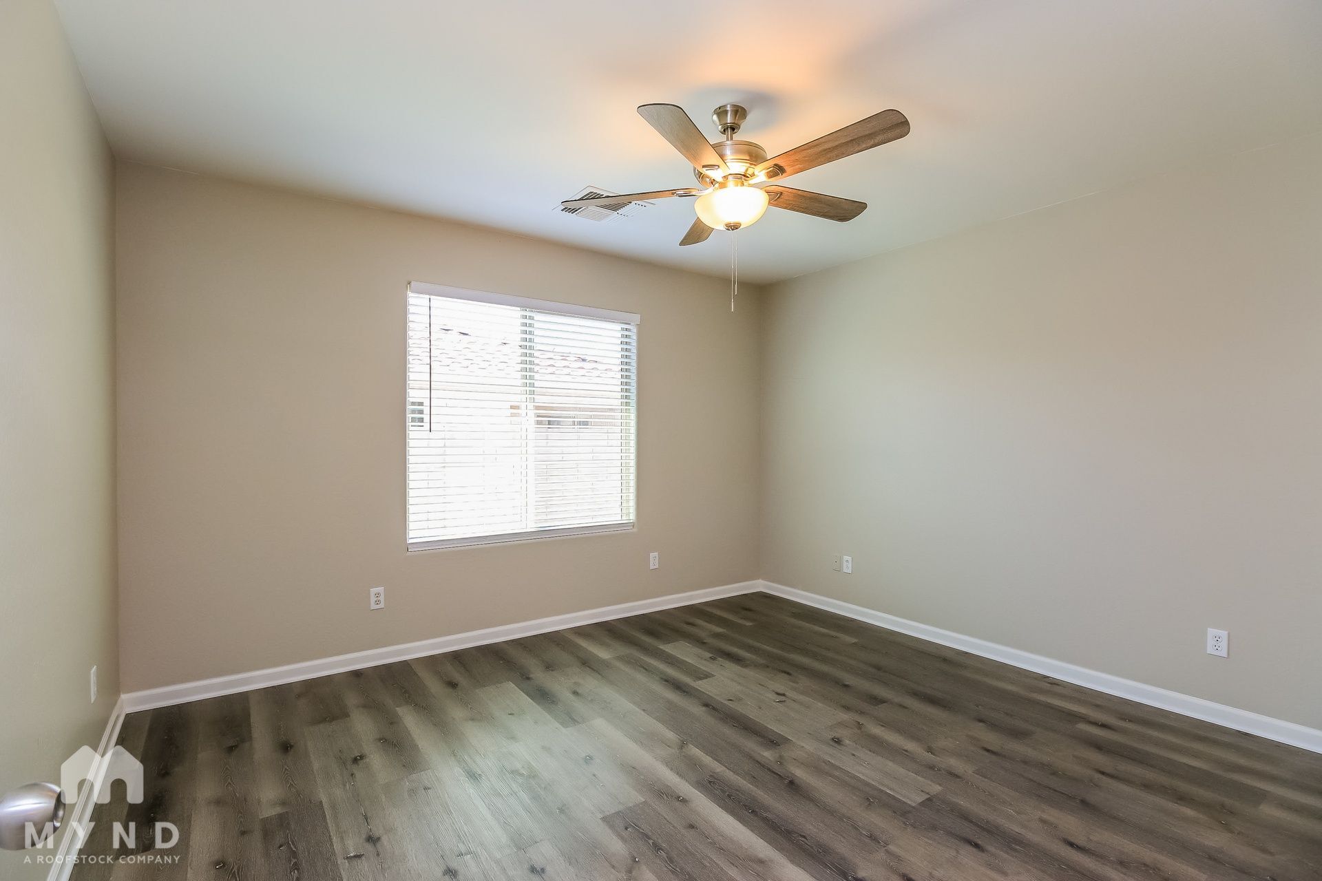 Building Photo - 2576 S Chaparral Rd