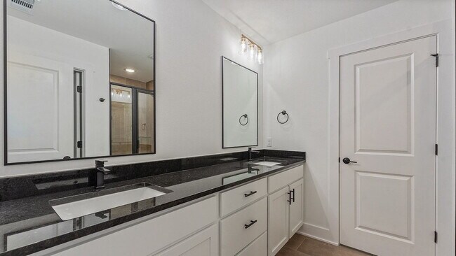 Building Photo - "Brand New 3-Bedroom Farmington Home with Granite Countertops and Cozy Fireplace!"