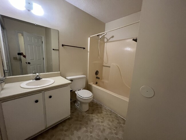 Building Photo - House for Rent