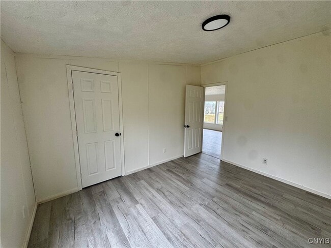 Building Photo - 4943 Forest Ave