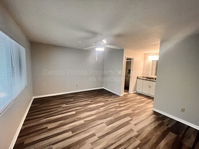 Building Photo - 17 Escondido Cir