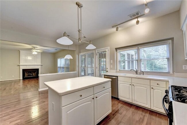 Building Photo - 7470 Brookwood Way