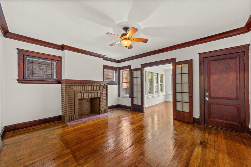 Living Room - 11427 Clifton Blvd